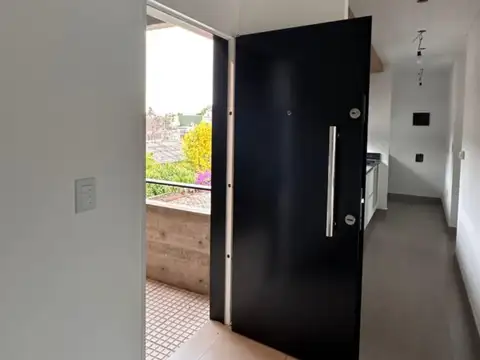 Olaguer Y Feliú 5000, Piso 2