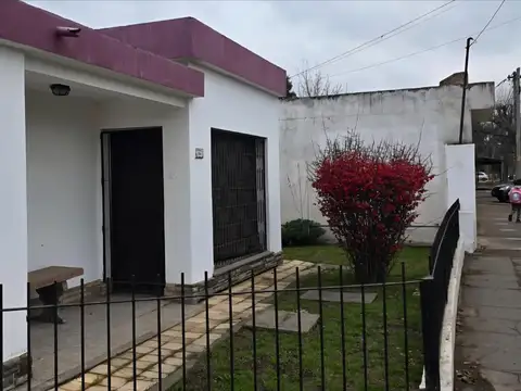 Casa en venta en zona centrica de Marcos Paz