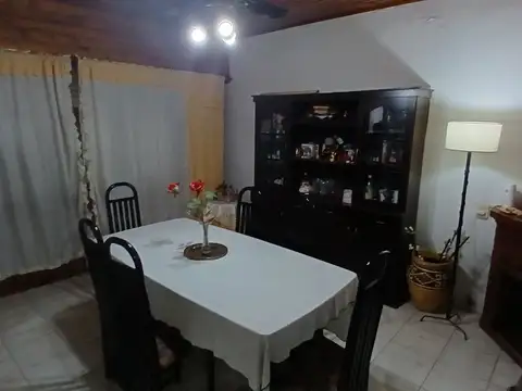 Casa 5 ambientes con 1 baño