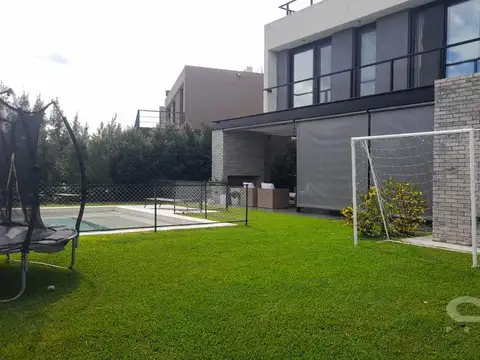 Carpinchos Avenida del Golf 100