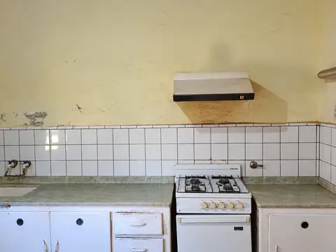 Casa 6 ambientes con 1 baño
