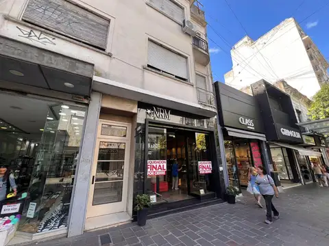 VENTA LOCAL COMERCIAL + DEPARTAMENTO CALLE 8 ENTRE 48 Y 49  LA PLATA