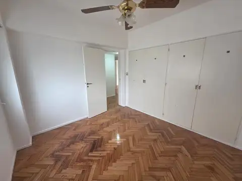 Departamento 4 ambientes semi piso a metros rivadavia