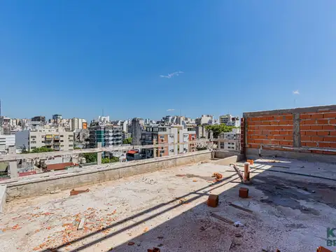 Departamento dúplex de 4 ambientes con terraza verde en Venta en Almagro