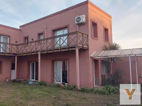 Casa en venta - 2 Dormitorios 4 Baños - 530Mts2 - Necochea