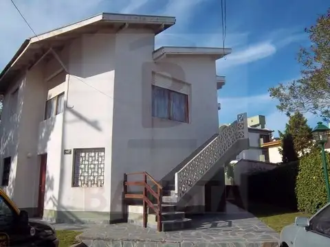 Vende departamento en Villa Gesell