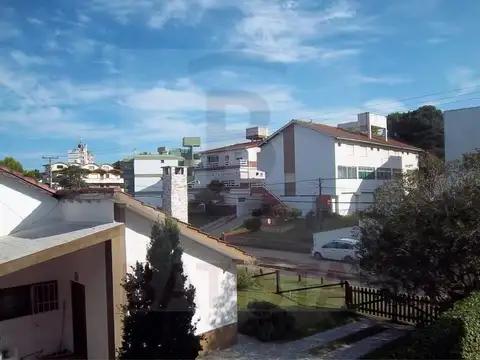 Paseo 145 e/ Av. 2 y Av. 3