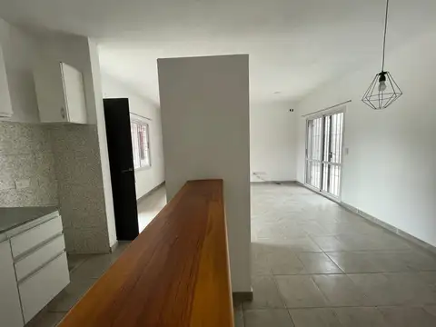 Departamento en Alquiler en Centro De Lujan, $ 700.000