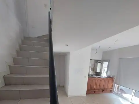 Depto Tipo Casa en Venta en Adrogue, USD 125.000
