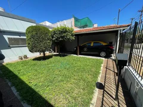 CASA VENTA 4 AMBIENTES-PATIO-COCHERA -APTO CREDITO