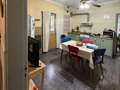 Casa 2 ambientes con 2 baños