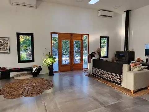 Casa 5 ambientes con 3 baños