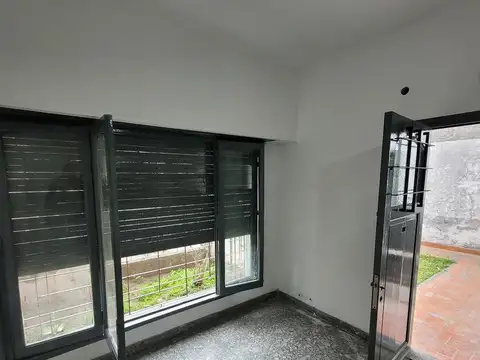 Depto Tipo Casa en Alquiler con 1 cocheras
