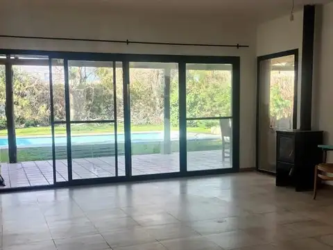 Casa en Venta en Loma Verde, USD 170.000