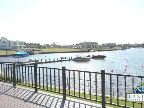 Terreno en Venta en Albanueva, USD 1.800.000