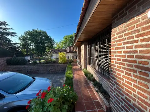 Casa en Venta en Adrogue, USD 245.000