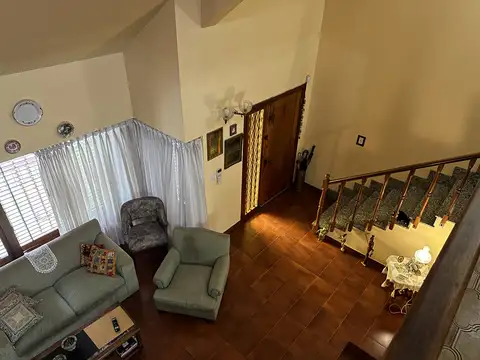 Venta Casa 4 Ambientes Fondo Parquizado - Cochera - Ramos Mejía