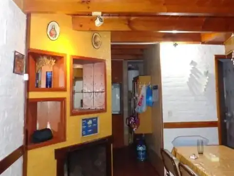 Casa 3 ambientes con 1 baño