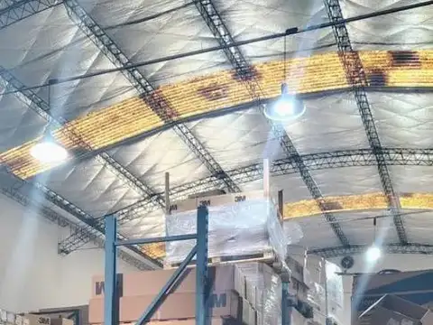 Alquiler de Depósito Comercial con Oficinas en San Isidro