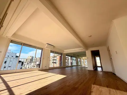 SEMIPISO 4/5 Ambientes - Piso Alto - Recoleta