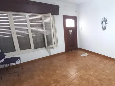 Depto Tipo Casa 4 ambientes con 1 baño