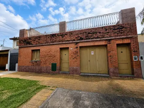 Martin Coronado en Venta Casa de 4 Ambientes Americana Sobre Lote de 300 m F: 10951