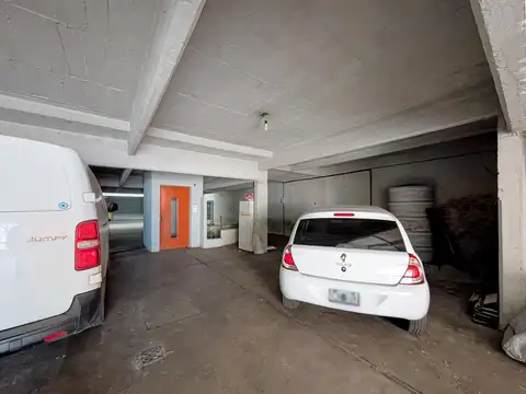 Casa en Venta con 5 cocheras
