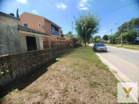 Azopardo e/ Mármol y Rawson