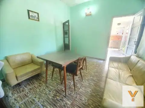 Casa 2 ambientes con 1 baño