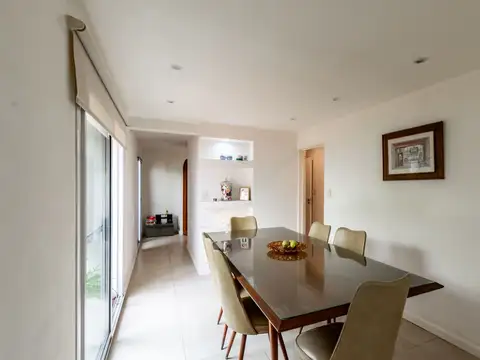 Casa 4 ambientes con 3 baños