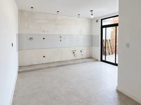 Depto Tipo Casa 3 ambientes con 2 baños