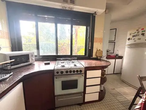 Casa en Alquiler con 1 cochera