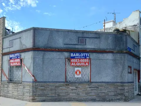 ALQUILER TIPO CASA CON TERRAZA Y COCHERA, EN BARRIO NAÓN