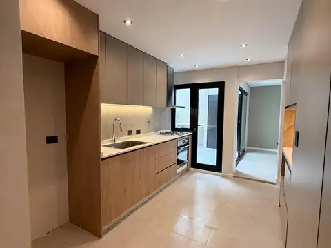 PH de Diseño a Estrenar | 4 Ambientes Al Frente con Patio | Devoto R (Sin Exp)