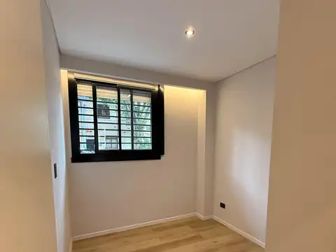 PH de Diseño a Estrenar | 4 Ambientes Al Frente con Patio | Devoto R (Sin Exp)