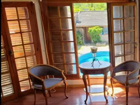 Casa 5 ambientes con 3 baños