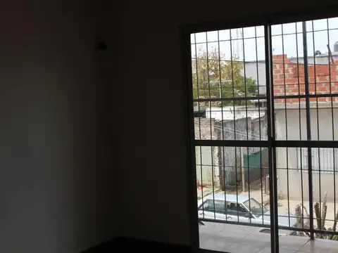 VENTA EN BLOCK- COMPLEJO DE 7 PH DE 1 y 2  AMB. - LA FERRERE