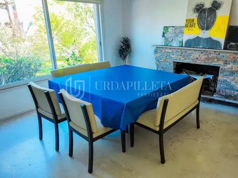 Casa en Venta con 4 cocheras