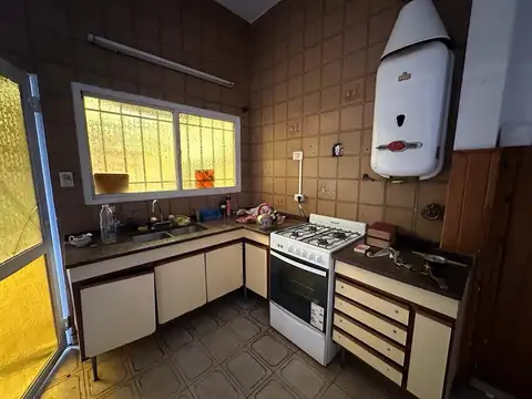 Casa 5 ambientes con 1 baño