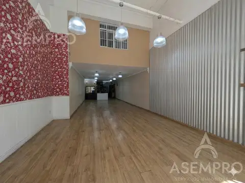 Local en Venta 40 años