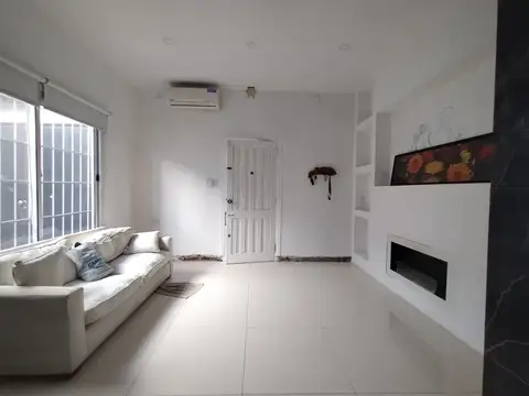 ALQUILER CASA 5 AMBIENTES CASTELAR NORTE 