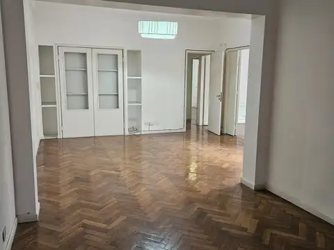 Departamento 2 ambientes edificio clasicio  en  venta en RECOLETA