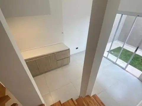 Depto Tipo Casa 6 ambientes con 1 baño