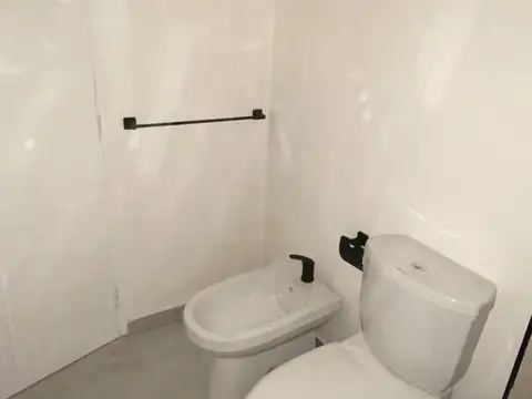 Depto Tipo Casa 6 ambientes con 1 baño
