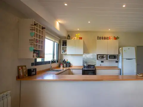 Casa 6 ambientes con 3 baños