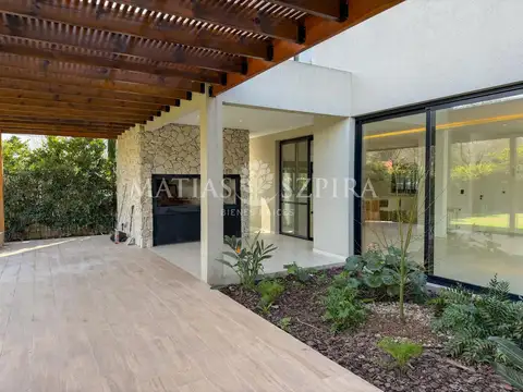 Nueva Casa increible diseño en Weston