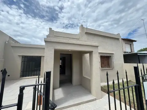 Casa en 30 bis, 101 y 103 (Reciclada a nueva) ¡RETASADA!