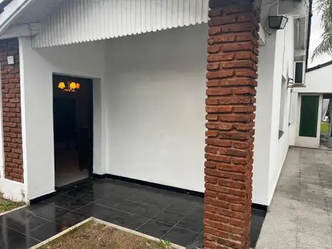 Casa en Venta con 4 cocheras