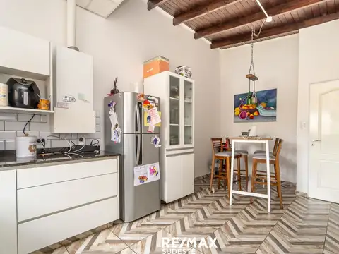 ESPECTACULAR CASA FRENTE AL PARQUE SAN MARTIN