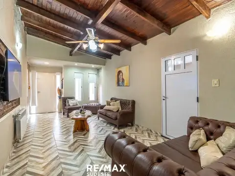 Casa 6 ambientes con 4 baños